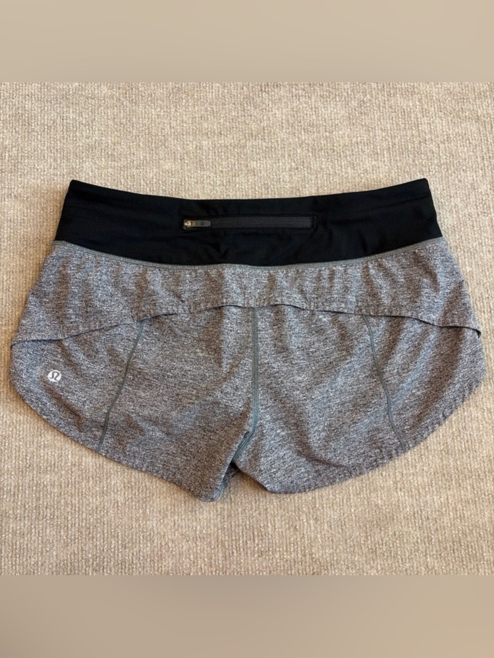 Lululemon Women’s Sz 6 Speed Up 2.5 “ Shorts